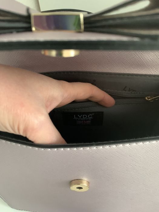 Poseta superba de umar