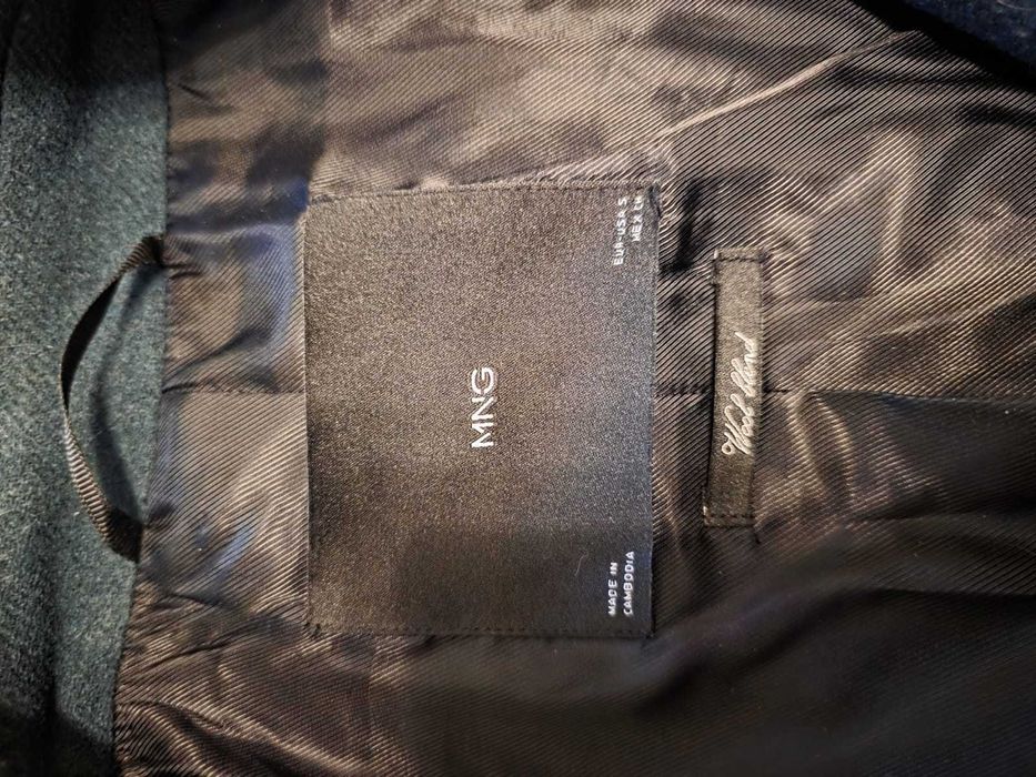 Продам пальто mango