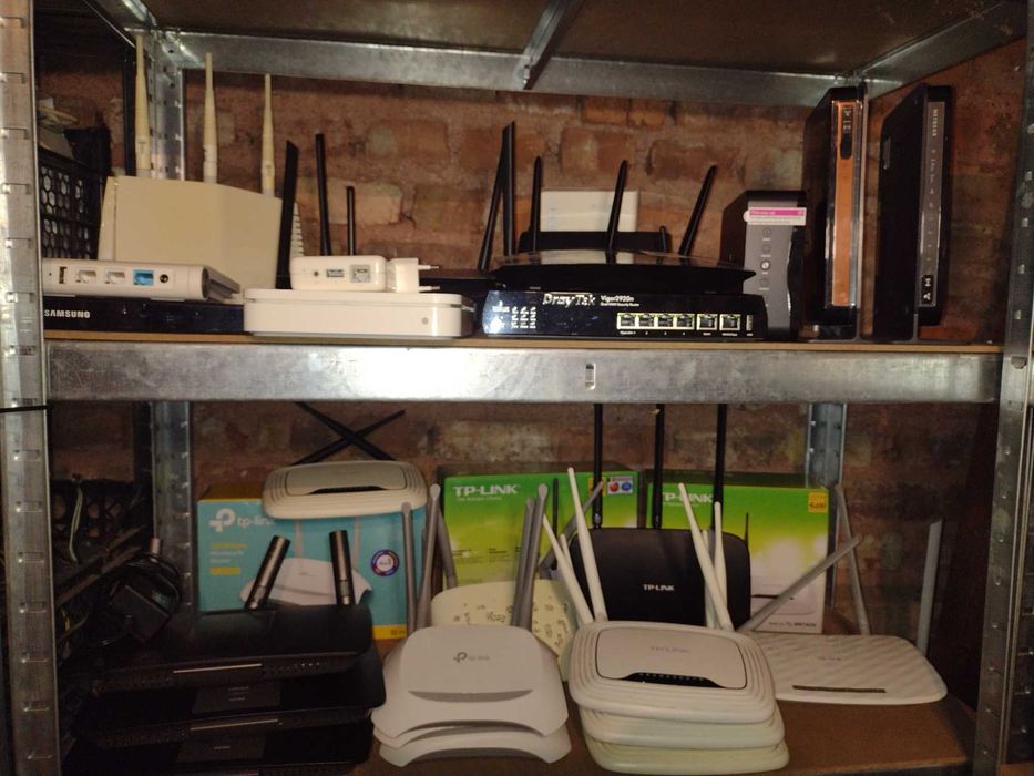 Лот от рутери Tp-Link Cisco Linksys Netgear Asus Apple Draytek