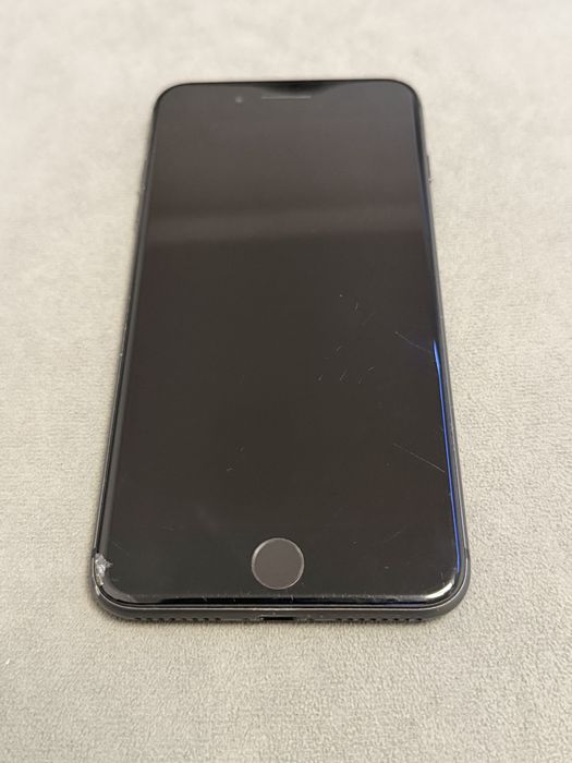 Айфон 8 Plus 64GB