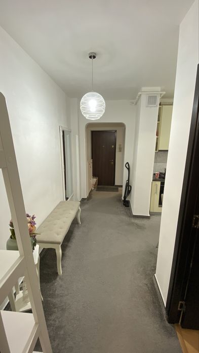 Inchiriez apartament cu 2 camere, Tudor Shoping Citty