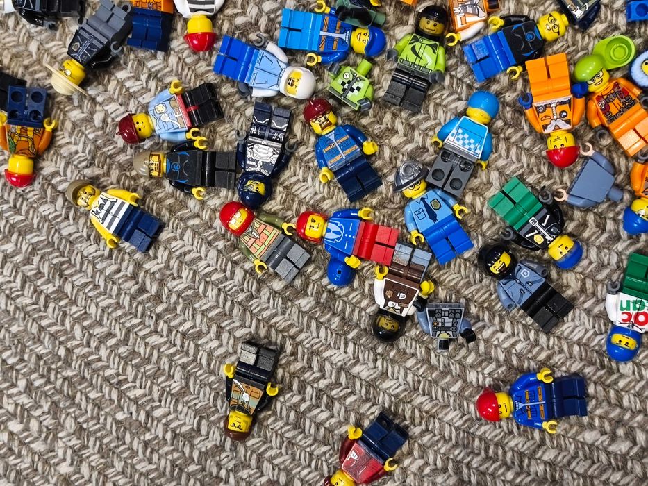 LEGO Минифигури разнообразни - ASSORTED LEGO MINIFIGURES
