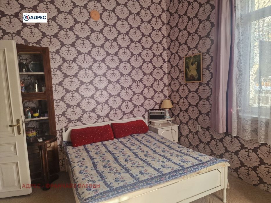 Продава се Многостаен апартамент в Плевен, Идеален център - 210 кв.м за 1191 €/кв.м - Снимка #7