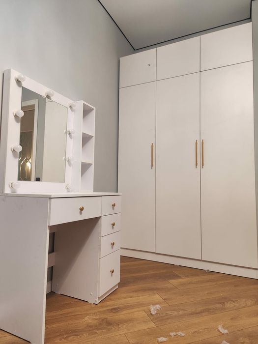 Кухни, шкафы-купе и другая мебель на заказ. От замера до установки!

С