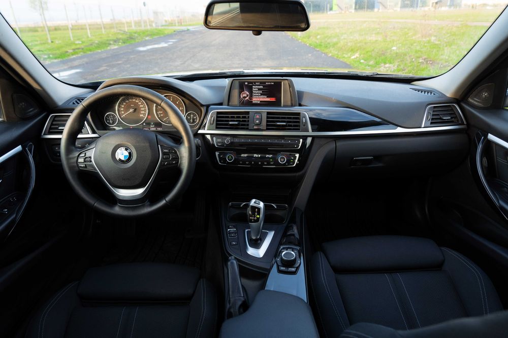 BMW Seria 3 F30 Facelift Sportline Automat Harman Trapa Incalzire LED