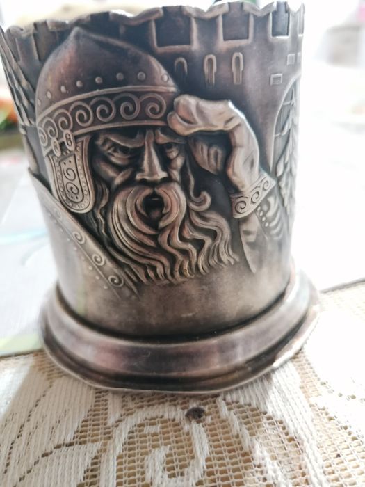 Продам подстаканник  из серебра.