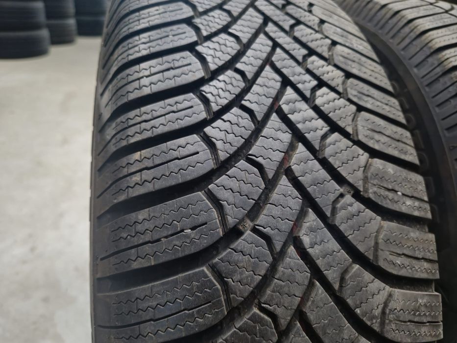 4 anvelope iarna Bridgestone 215 65 17 aproape noi