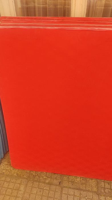 Поликарбонат платна червени