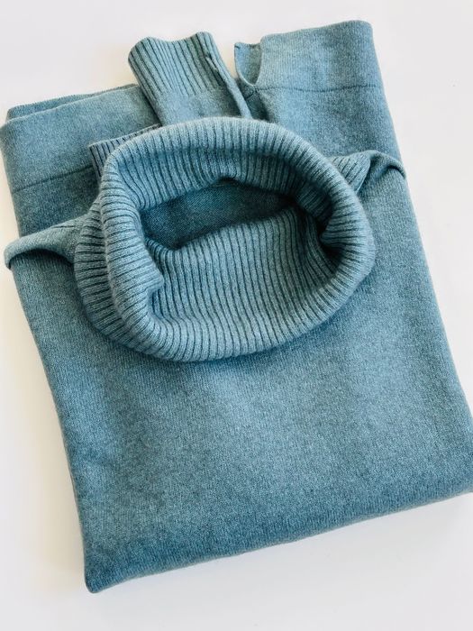 Мек топъл разкошен пуловер в хубав цвят