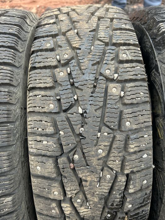 Зимние шипованные резины R17