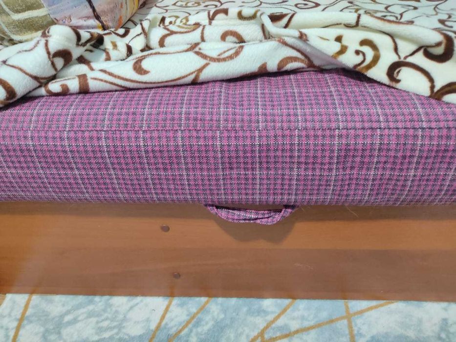 Продам тахту (диван, кровать)