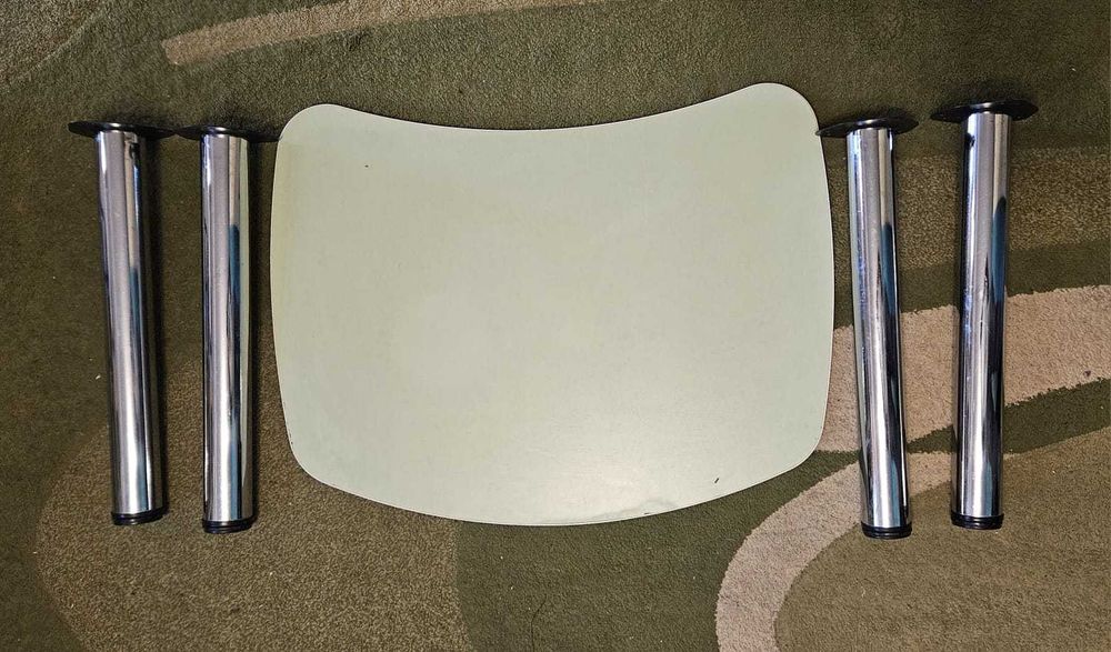 Детский  письменный  стол