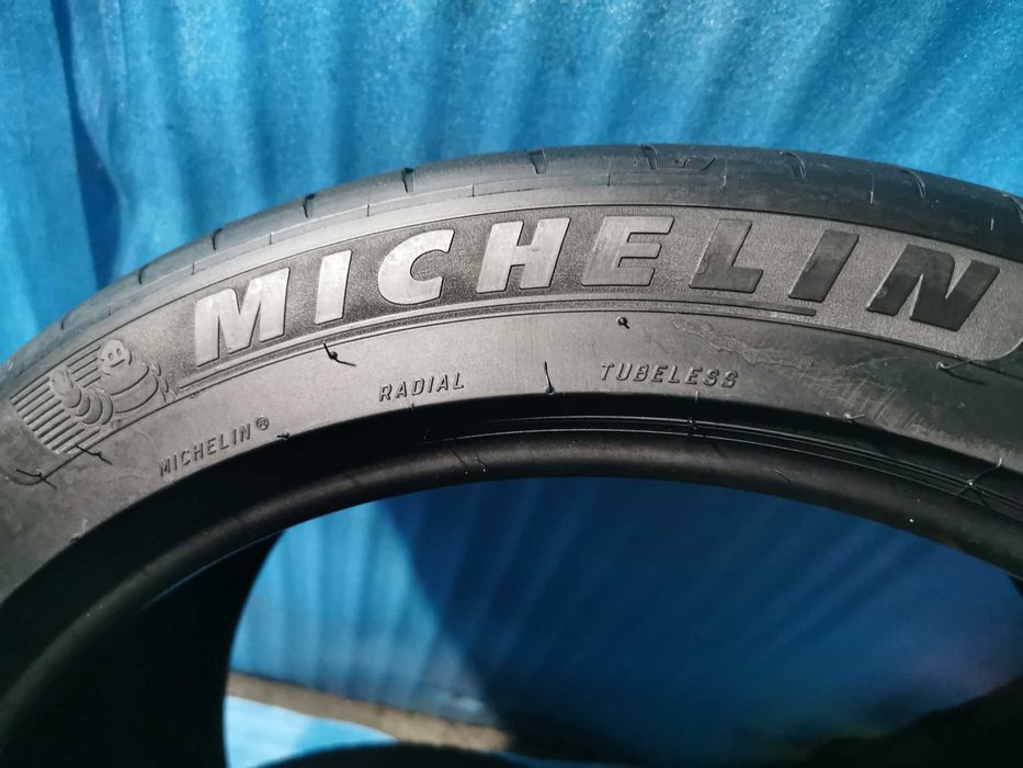 285/40 ZR22 - michelin 2 bucati
