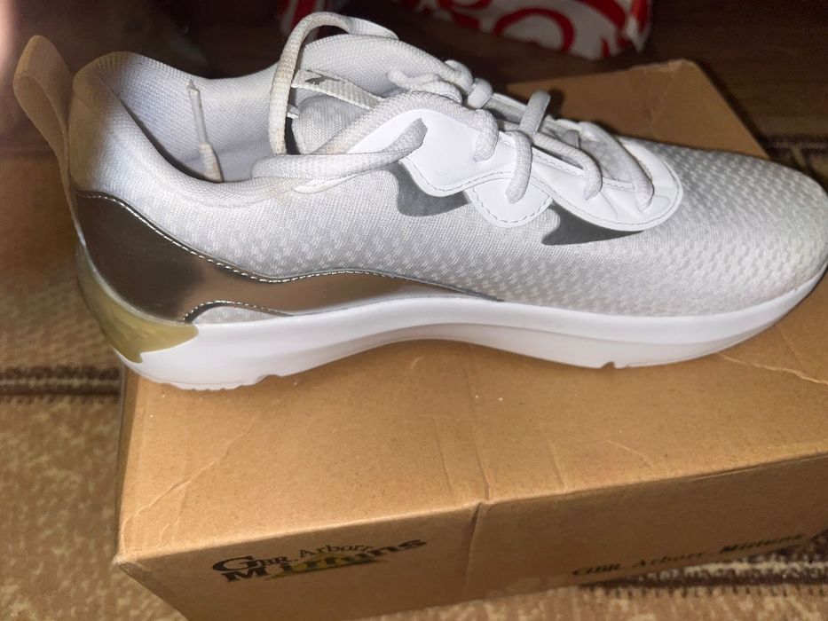 Кроссовки унисекс