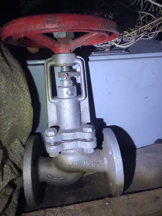 Продам Задвижки краны