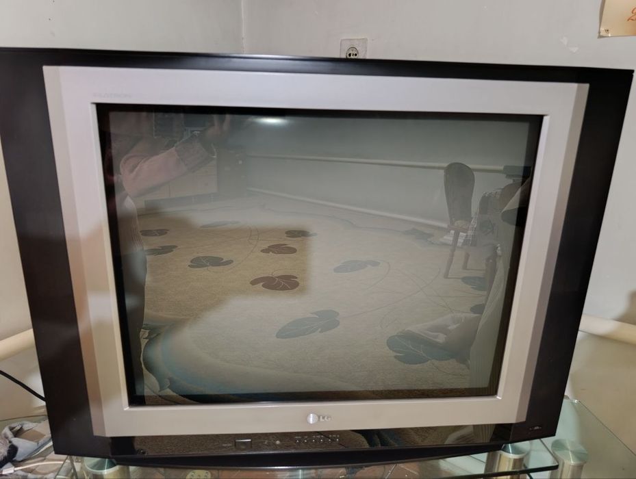 Продаётся телевизор.