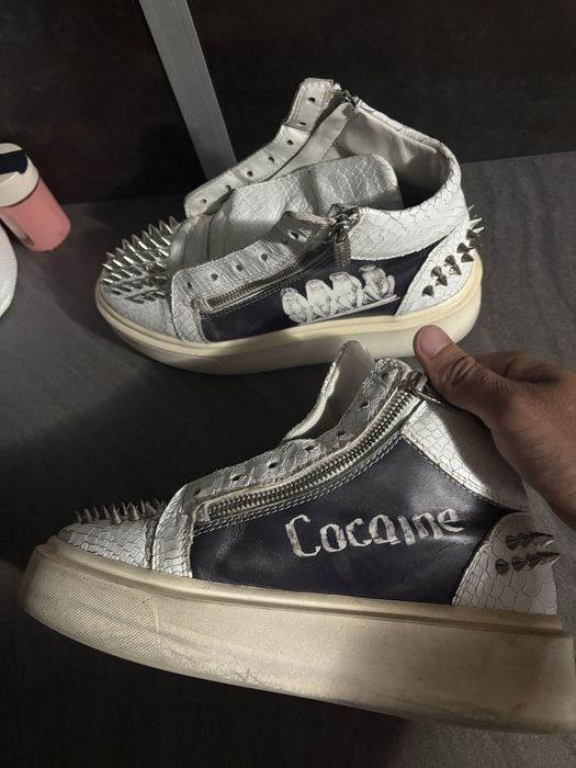 Adidasi Sarbu Atelier