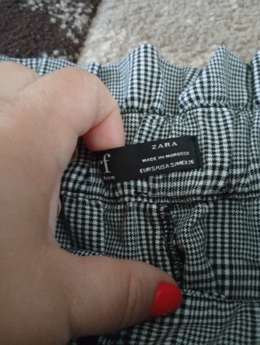 Pantaloni scurți Zara