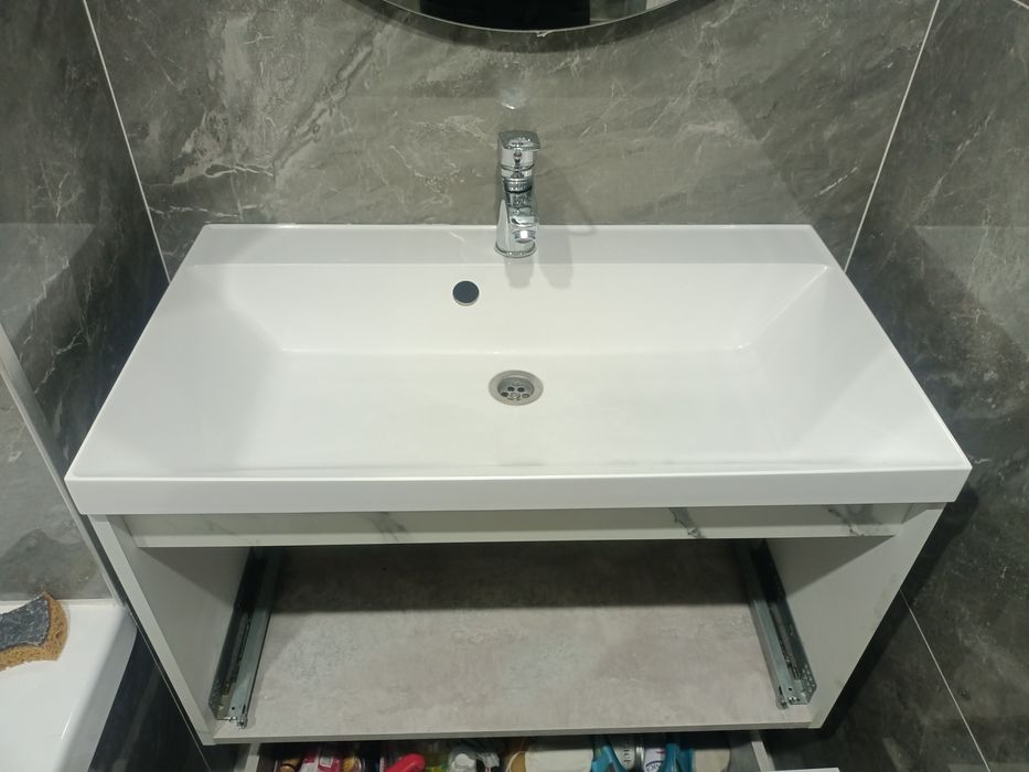 Продам раковину с сифоном