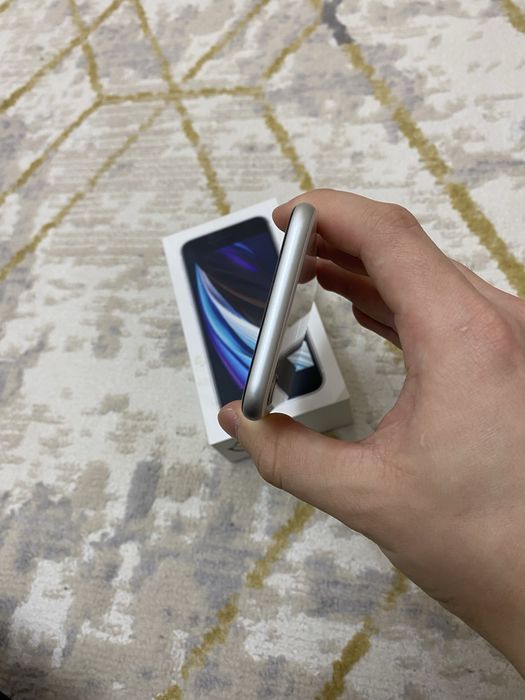 Iphone Se 2020 память 128гб