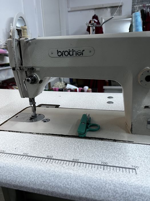 Masina de cusut liniara Brother