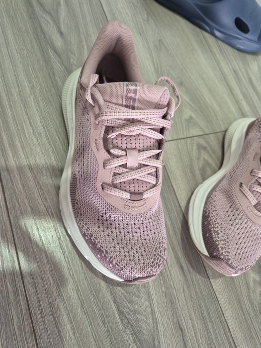 Adidasi under armour