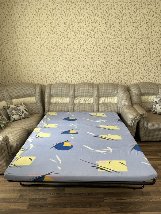 Продается диван в хорошем состоянии