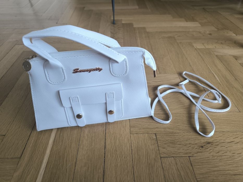 Кожена дамска чантичка НОВА