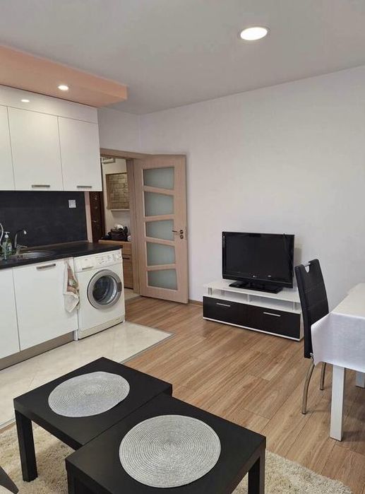 Дава се под наем Тристаен апартамент в Пловдив, Център - 70 кв.м за 500 € - Снимка #2