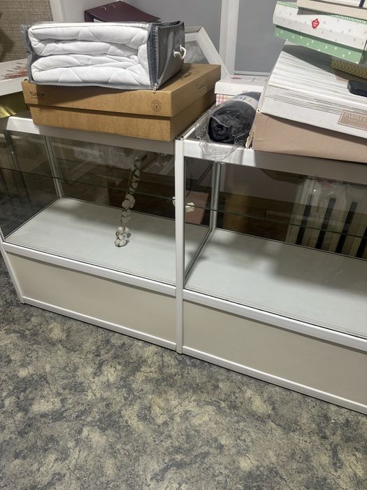 Продам стелажи шкаф стеклянный