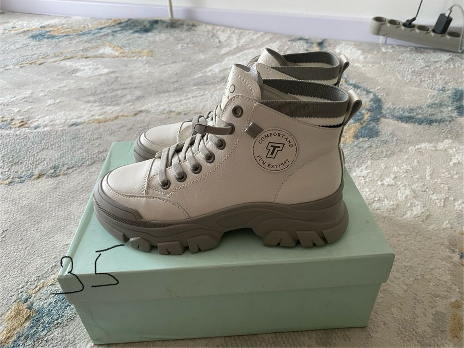 Продам женскую обувь (Корея)