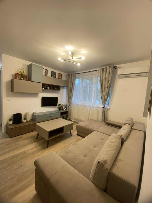 Închiriez apartament  2 camere