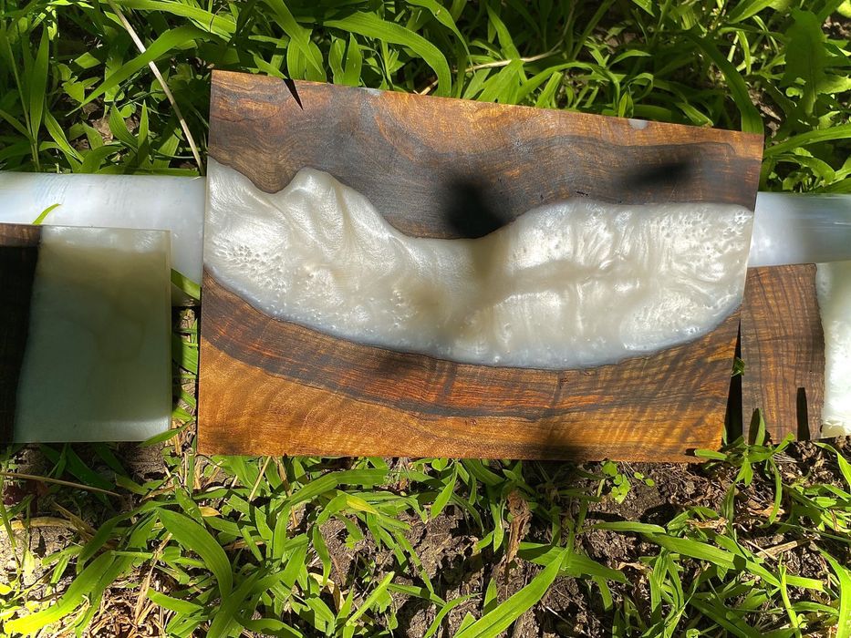 Дъски + подложки от орех и епоксидна смола