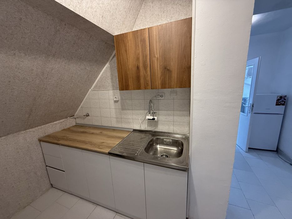 Дава се под наем Двустаен апартамент в Стара Загора, Център - 75 кв.м за 341.7 € - Снимка #3