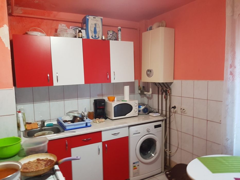 Închiriez garsoniera etaj  1