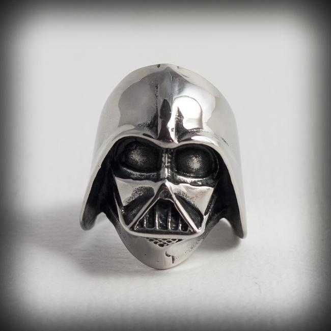Масивен пръстен с Дарт Вейдър.
