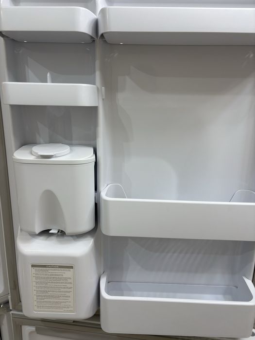 На продажу Холодильник Samsung