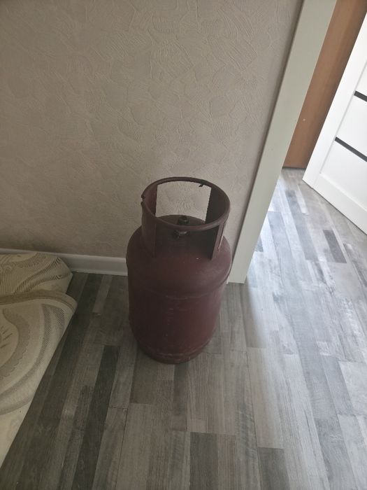 Продаю газ плиту балон в подарок