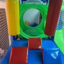 modular de joacă cu tobogane și piscină cu bile