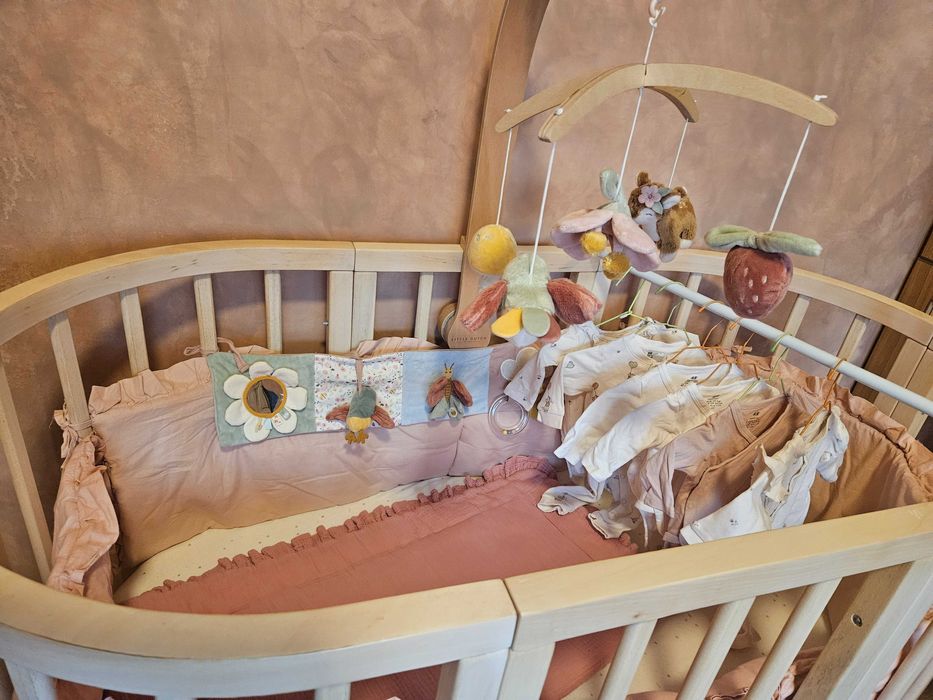 Обиколник за бебешка кошара