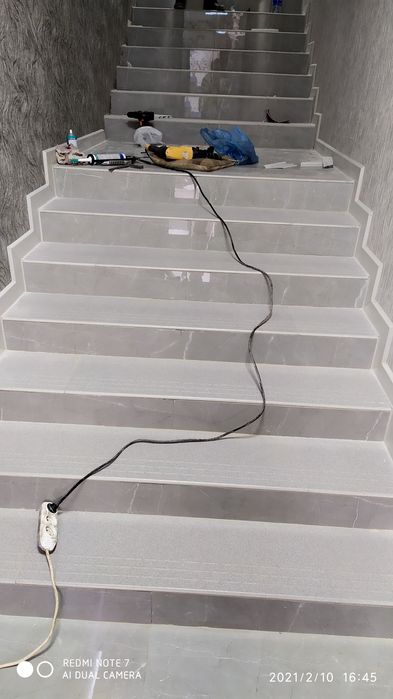 Шлифовка лакировка тонировка реставрация паркета и дерев.полов 220в.