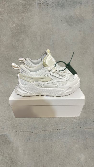 Adidasi Off White Odsy