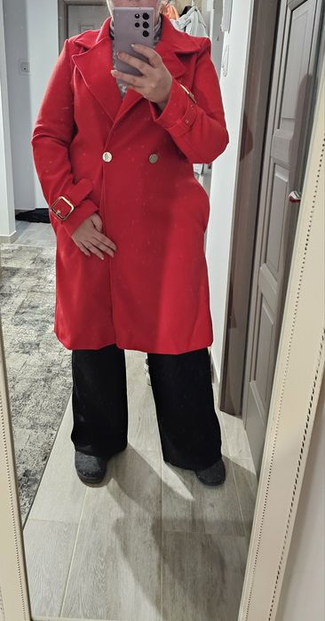 Palton rosu elegant