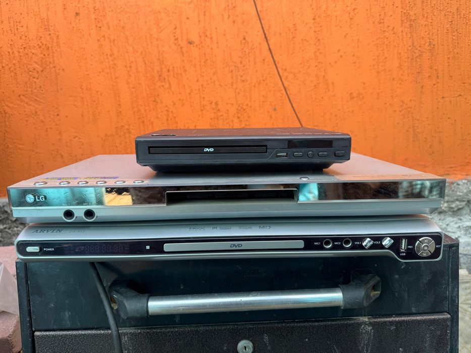 Телевизор. Dvd плеер. Dvd player.