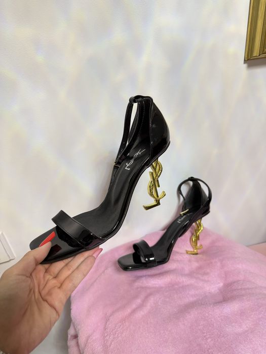 Sandale YSL toc auriu, model sarpe