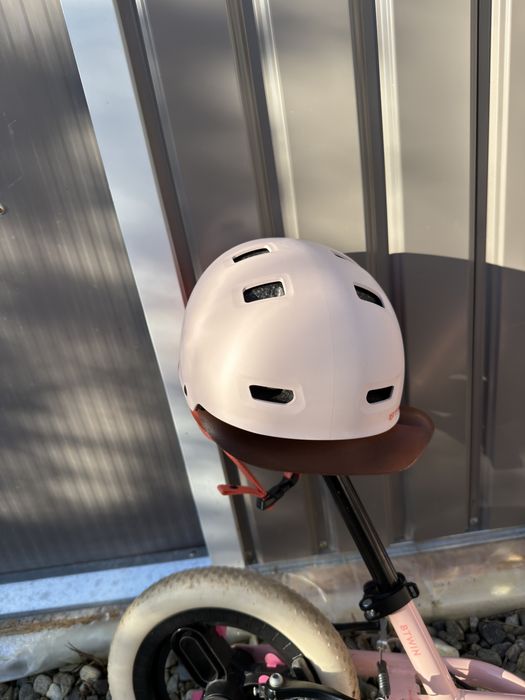 Set bicicleta plus casca pentru copii btwin