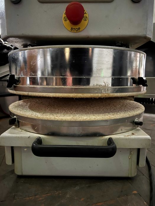 Presa automata pizza Sigma diametru 50 cm