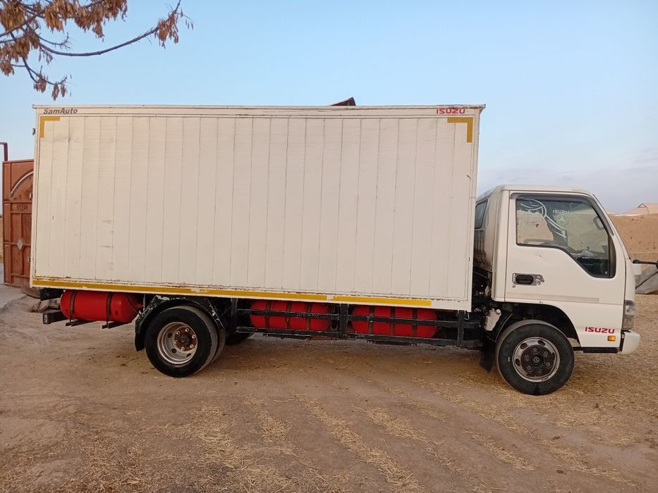 Isuzu 2012 yil probegi 750000 mator moy yemaydi 6 ta 100 talik gaz bal