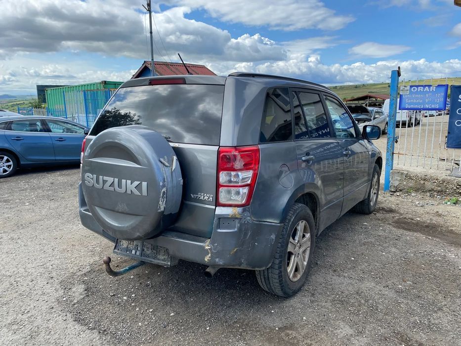 Dezmembrez piese Suzuki Grand Vitara