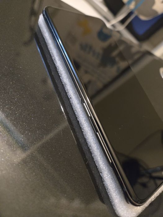 Продам Samsung Galaxy S20 8/128gb.